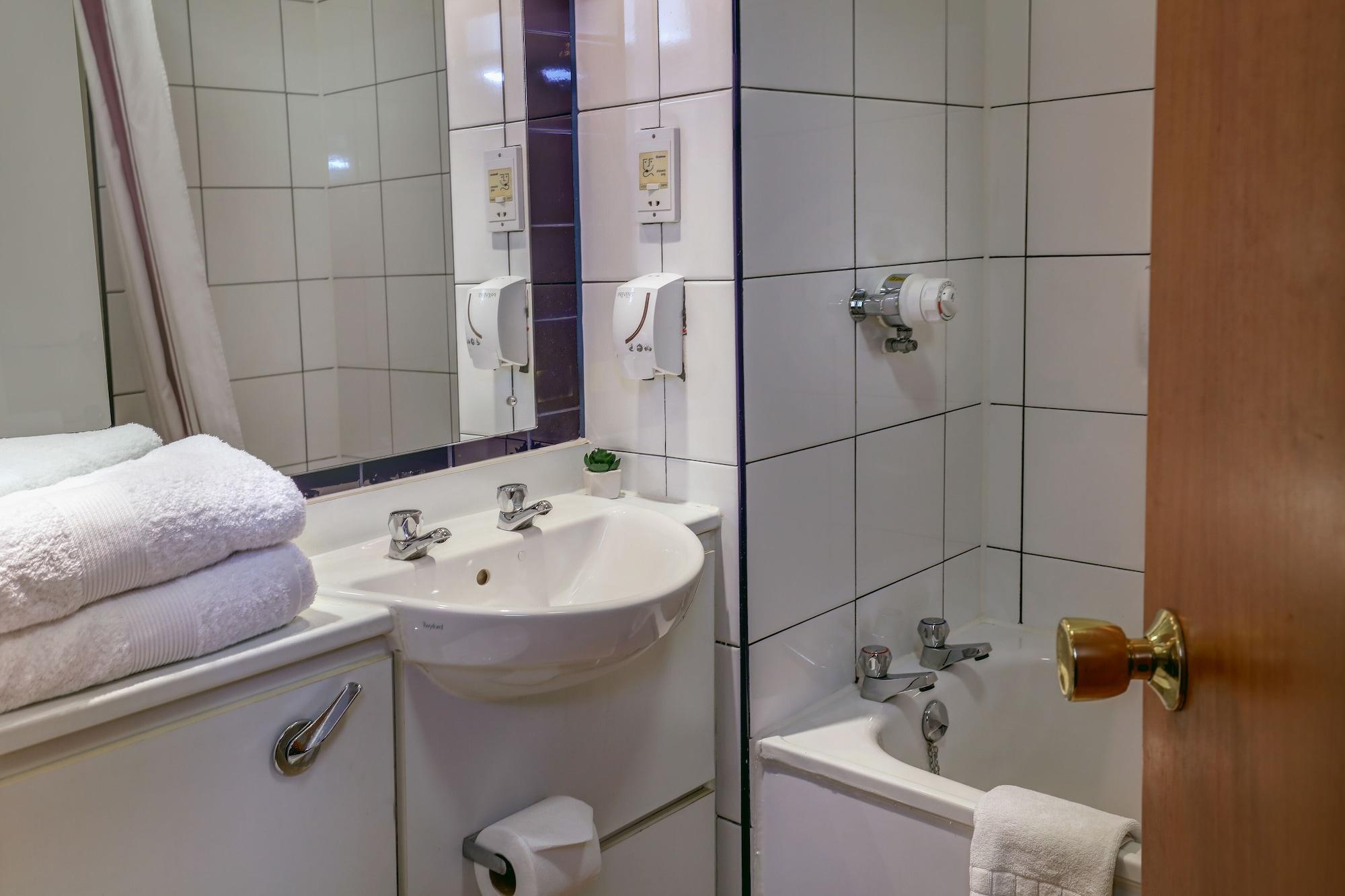 Plaza Chorley; Sure Hotel Collection By Best Western Чорли Экстерьер фото